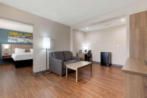 Гостиница Clarion Pointe Tomah  Тома